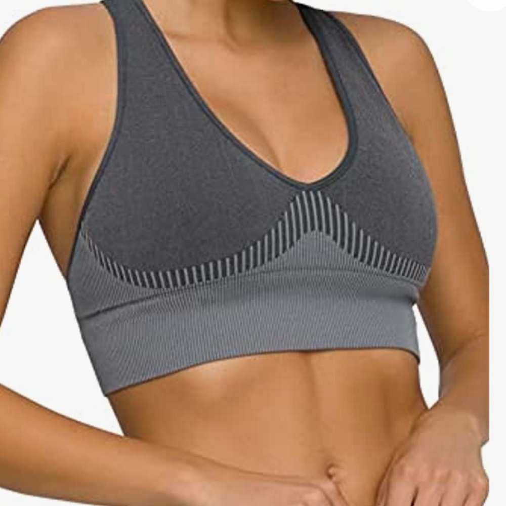 {Good American}
Core Seamless Plunge Sports Bra-gray size 3/4 EUC!